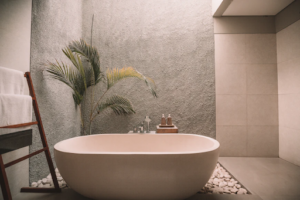 Bathing Challenges & Solutions for Elderly Care 